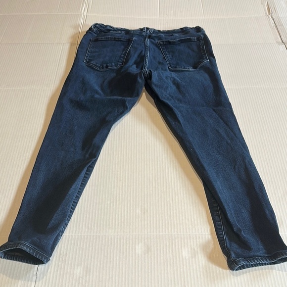 Good American skinny Blue Jeans stretch fabric multiple pockets and zipper - Picture 8 of 9